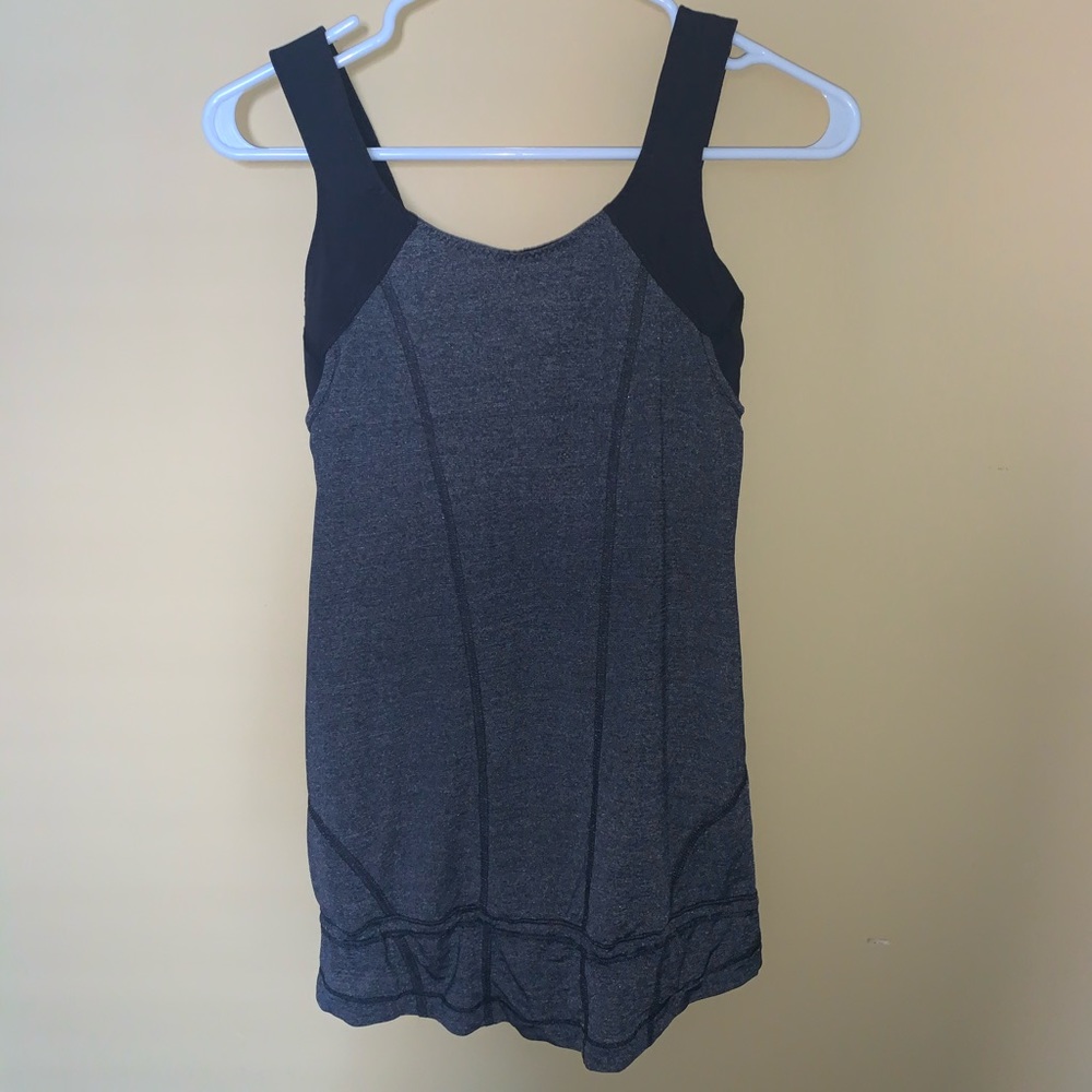 Lululemon workout shirt